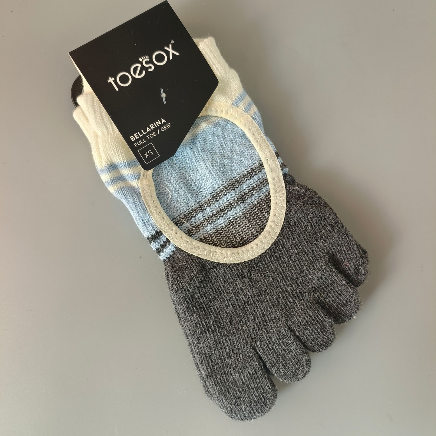 Женские носки для йоги Toesox  – обзор и цена Yoga Mat